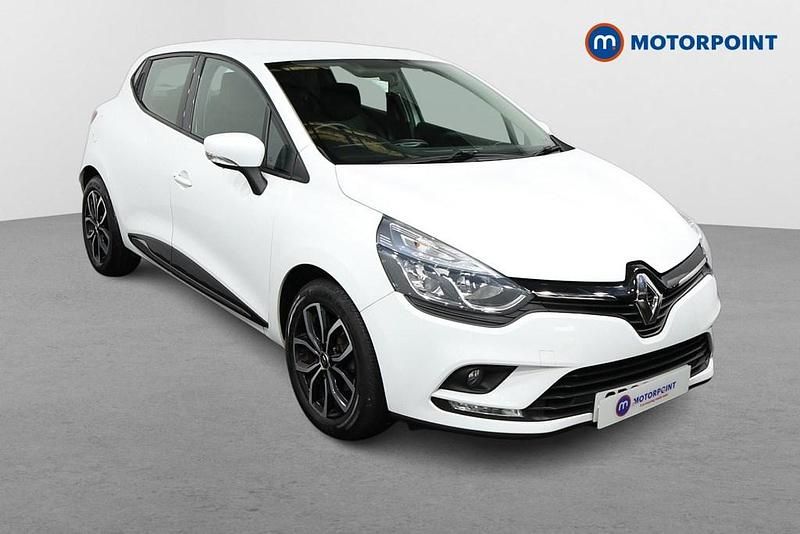 White Used 2018 Renault Clio IV Play Hatchback | £8,499 (Fair price) - Image 1/4