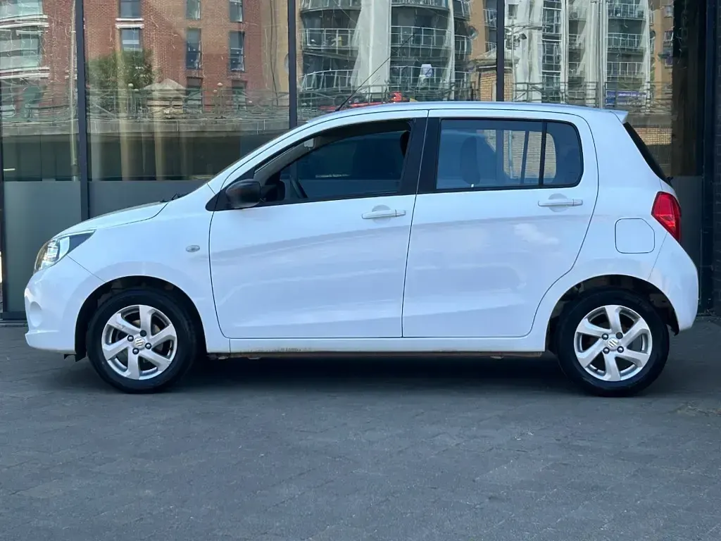 Used Suzuki Celerio SZ3 68 HP (50 kW) 2016 White Hatchback