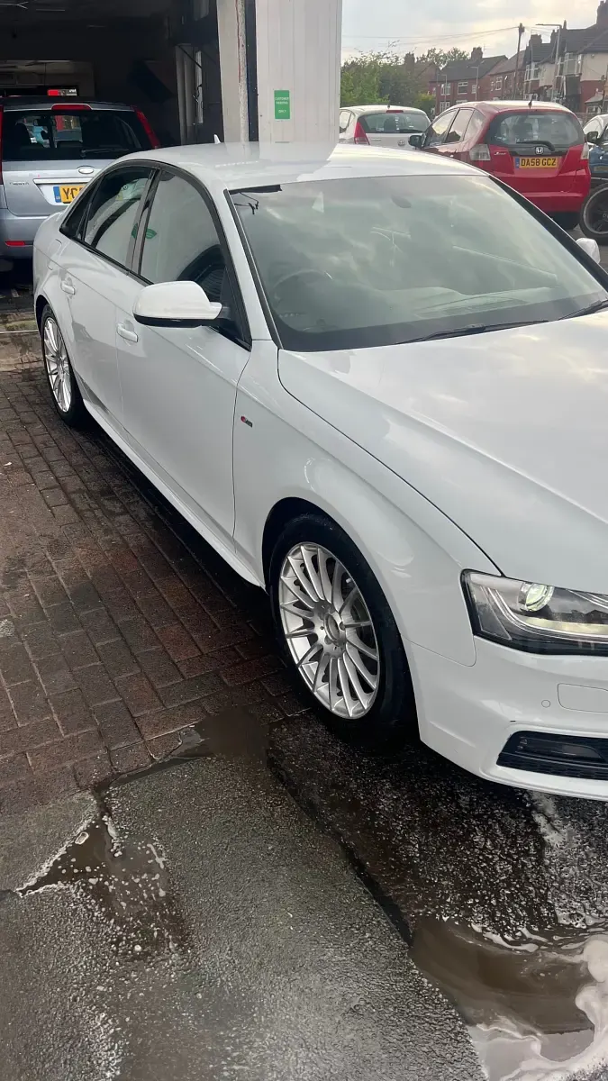 Gebraucht Audi A4 Black Edition 177 PS (130 kW) 2014 Weiß Limousine