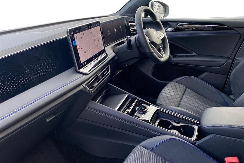 Used VW Tiguan R-line 150 HP (110 kW) 2025 Pure white SUV