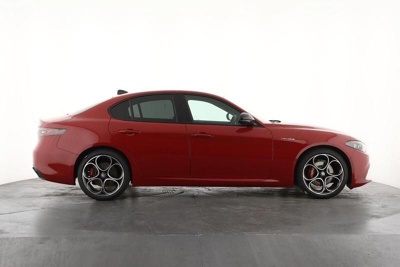 New Alfa Romeo Giulia Sprint 276 HP (202 kW) 2026 Red Sedan