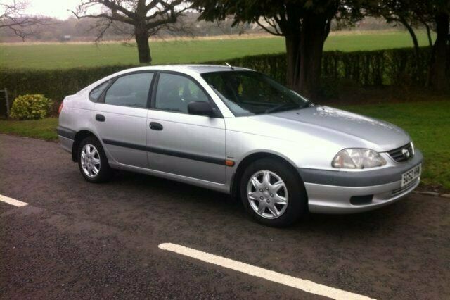 Used 2002 Toyota Avensis Hatchback | £1,495 - Image 1/2