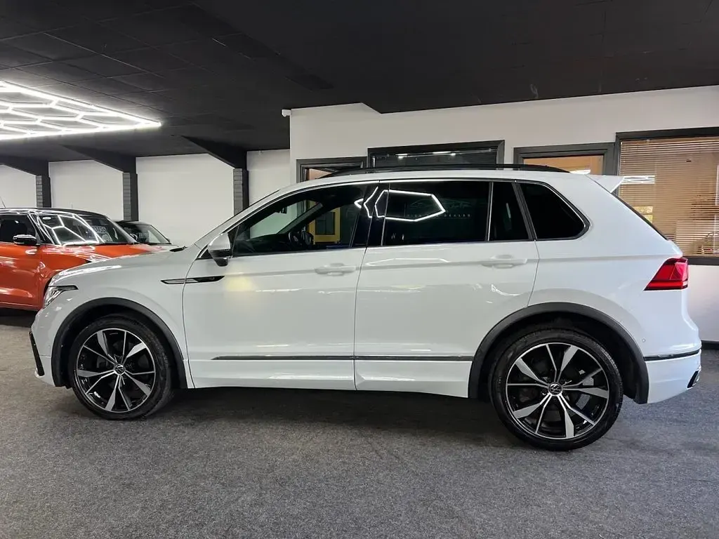 Używany VW Tiguan R-line 190 KM (139 kW) 2022 Biały SUV