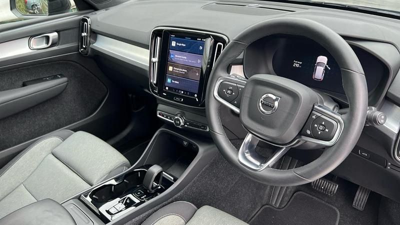 Used Volvo XC40 Plus 190 HP (139 kW) 2022 Black SUV