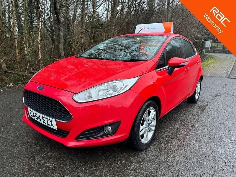 Used Ford Fiesta Zetec 75 HP (55 kW) 2015 Red Hatchback