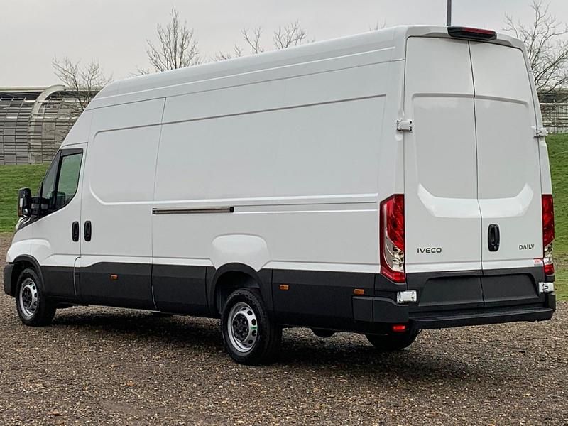 New Iveco Daily 140 HP (102 kW) 2025 White Van