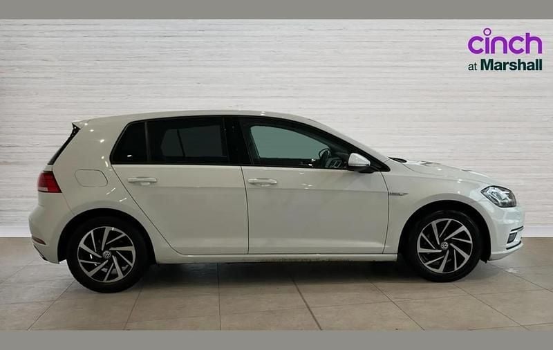 Used VW Golf VIII Edition 129 HP (94 kW) 2020 White Hatchback