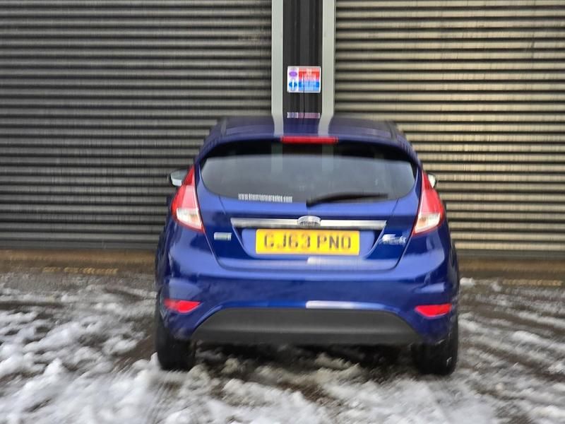 Used Ford Fiesta Titanium 125 HP (91 kW) 2013 Blue Hatchback