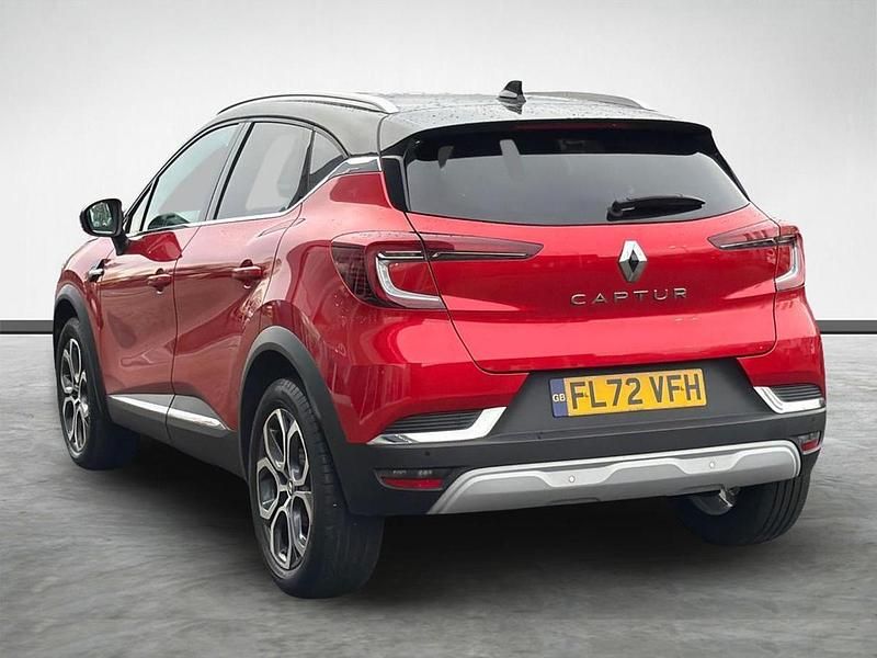 Used Renault Captur Techno 136 HP (100 kW) 2022 Red SUV