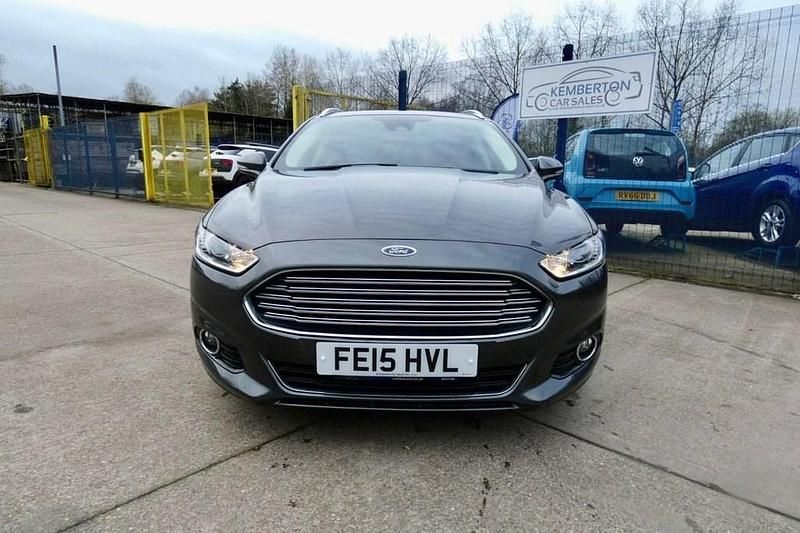 Usado Ford Mondeo Titanium 150 HP (110 kW) 2015 Cinzento Carrinha