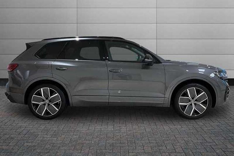 Used VW Touareg Black Edition 286 HP (210 kW) 2025 Silicon grey SUV