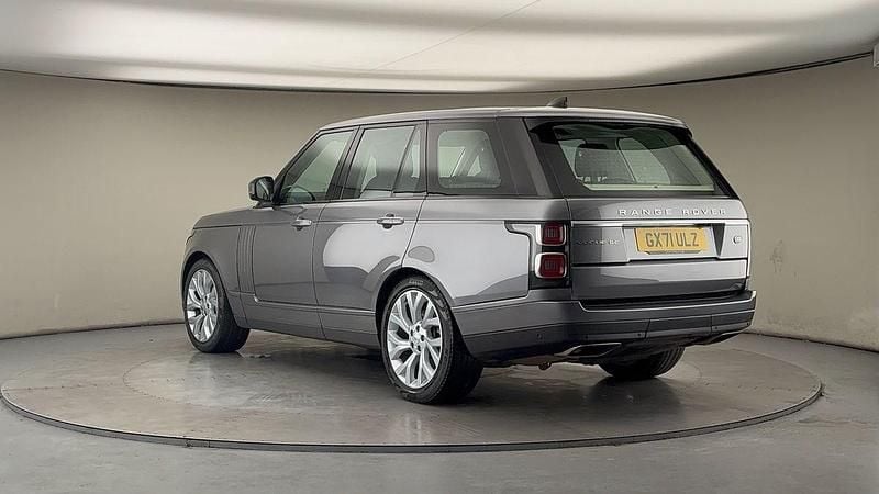 Used Land Rover Range Rover Vogue SE 300 HP (220 kW) 2021 Eiger grey SUV