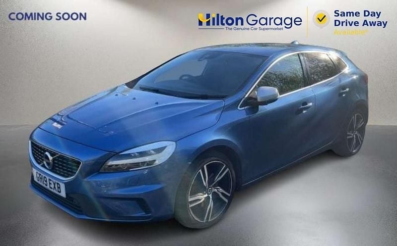 Begagnad Volvo V40 R-Design 2019 Blå Halvkombi