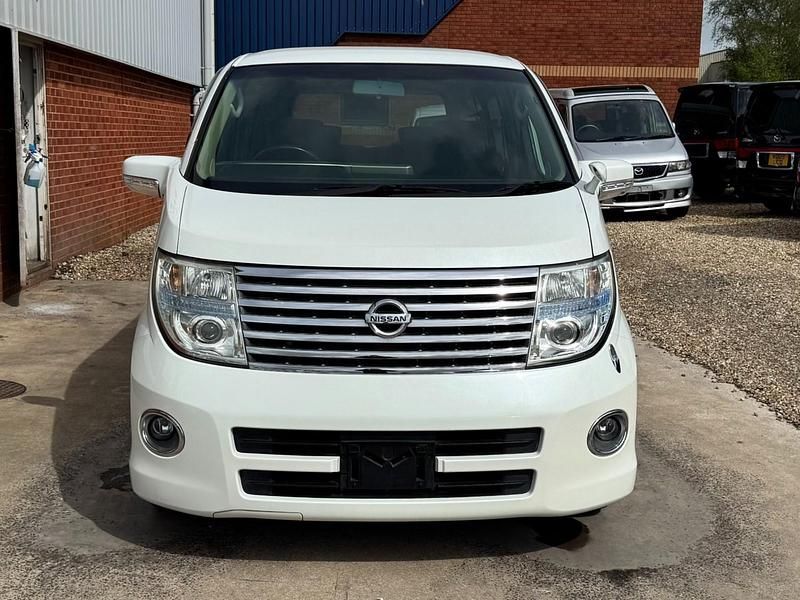 Used Nissan Elgrand 2007 White MPV