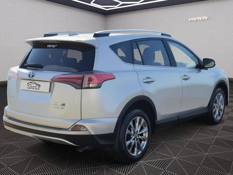 Used Toyota RAV4 197 HP (144 kW) 2016 Silver SUV