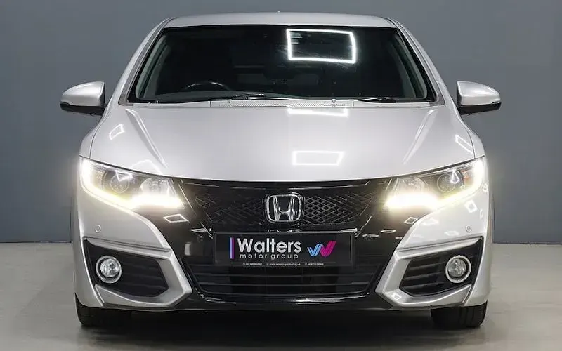 Used Honda Civic SE Plus 120 HP (88 kW) 2016 Hatchback