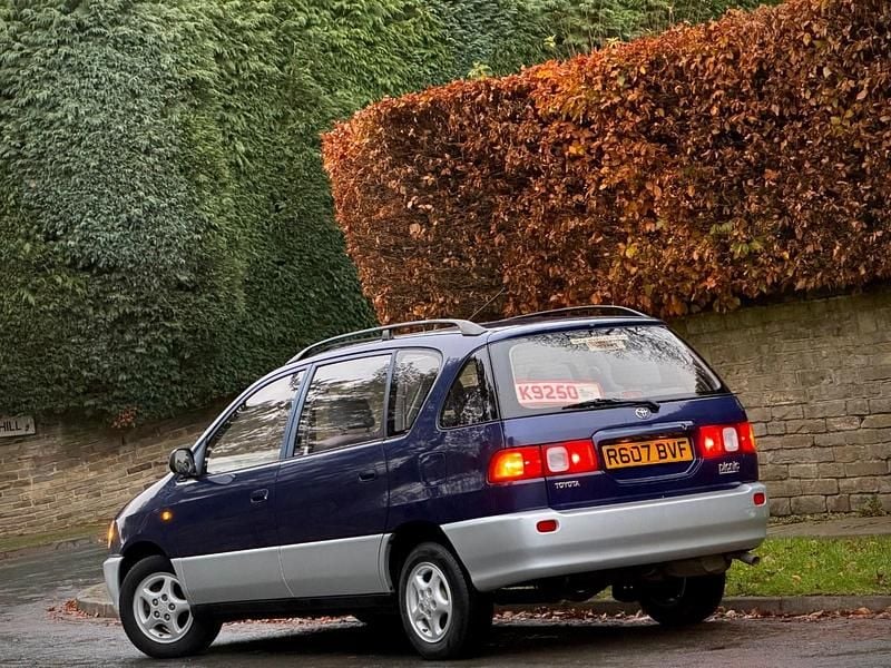 Usado Toyota Picnic 1998 Azul Monovolume