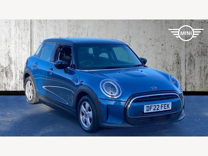 Usado Mini Cooper Classic 134 HP (98 kW) 2022 Azul Citadino
