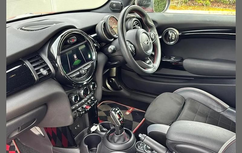 Used Mini John Cooper Works 228 HP (167 kW) 2020 Red Hatchback