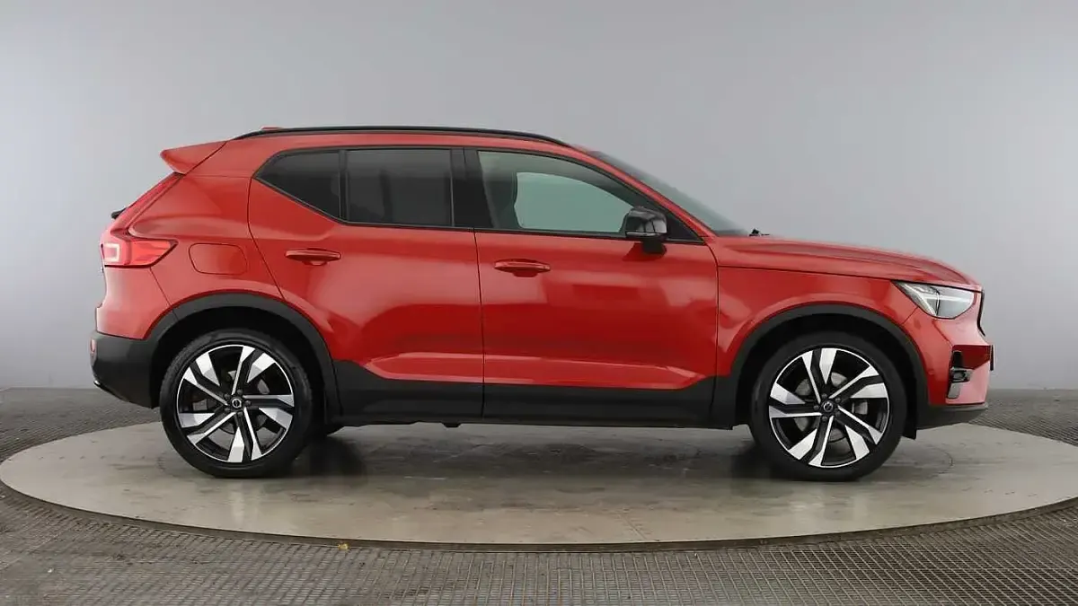 Used Volvo XC40 Ultimate 2022 Red SUV
