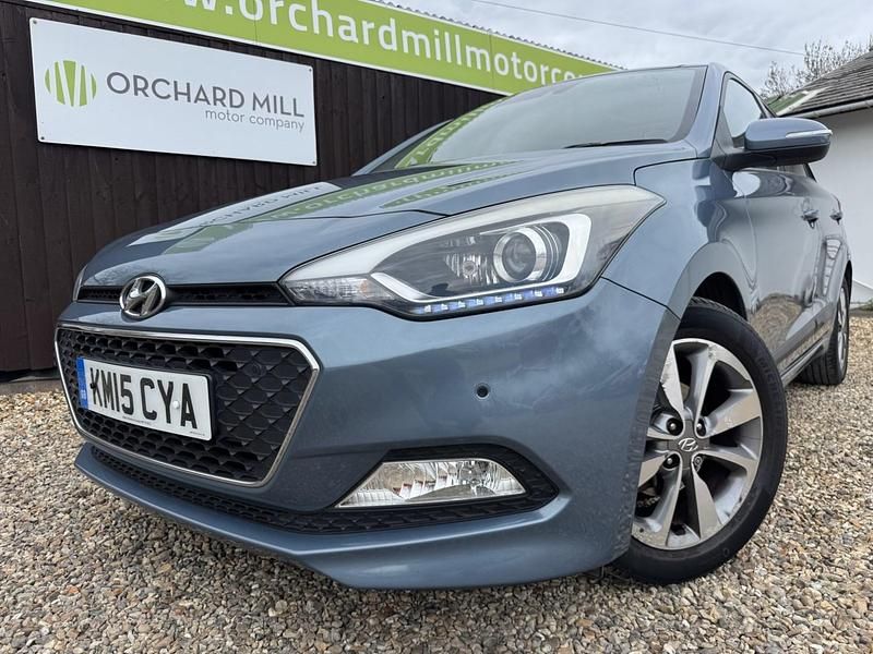 Used Hyundai i20 Premium SE 84 HP (61 kW) 2015 Blue Hatchback