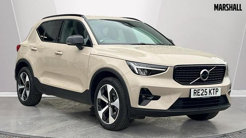 Used Volvo XC40 Plus 197 HP (144 kW) 2025 Gold SUV