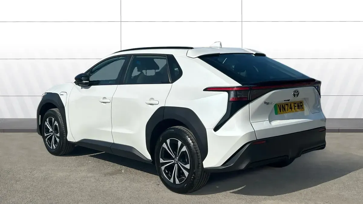 Used Toyota bZ4X PURE 150 kW (204 HP) 2025 White SUV