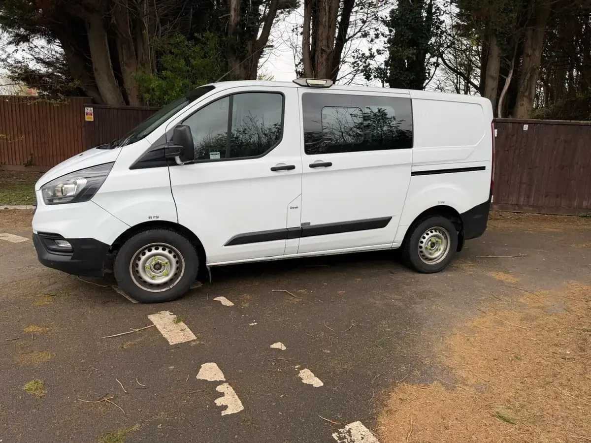 Used Ford Transit Custom 105 HP (77 kW) 2019 White Van