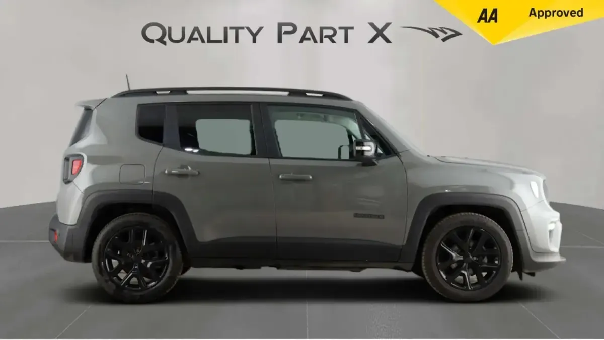 Usado Jeep Renegade Night Eagle 120 CV (88 kW) 2022 Gris SUV