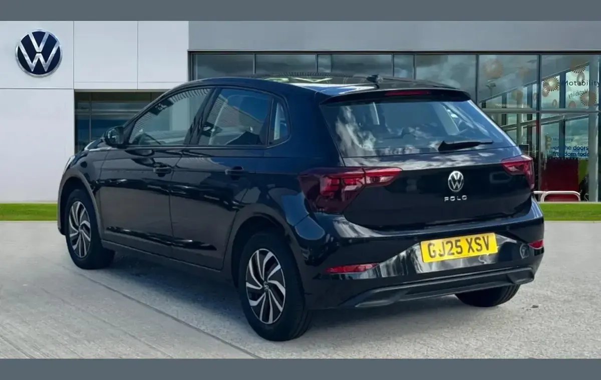 Used VW Polo Life 80 HP (58 kW) 2025 Deep black pearl Hatchback
