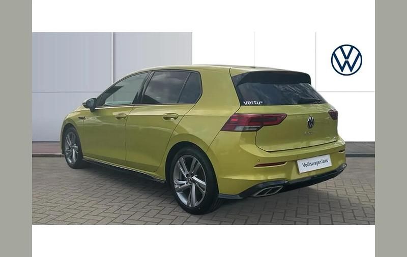 Begagnad VW Golf VIII R-line 147 HK (108 kW) 2021 Gul Halvkombi