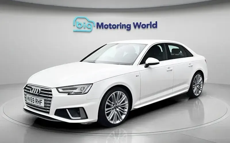Used Audi A4 S-Line 150 HP (110 kW) 2019 White Sedan