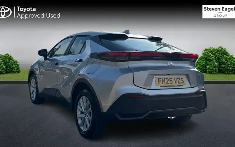 Used Toyota C-HR 140 HP (102 kW) 2025 Silver SUV
