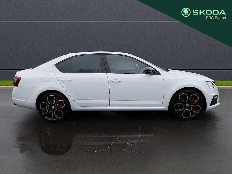 Used Skoda Octavia vRS 241 HP (177 kW) 2019 Moon white metallic Hatchback