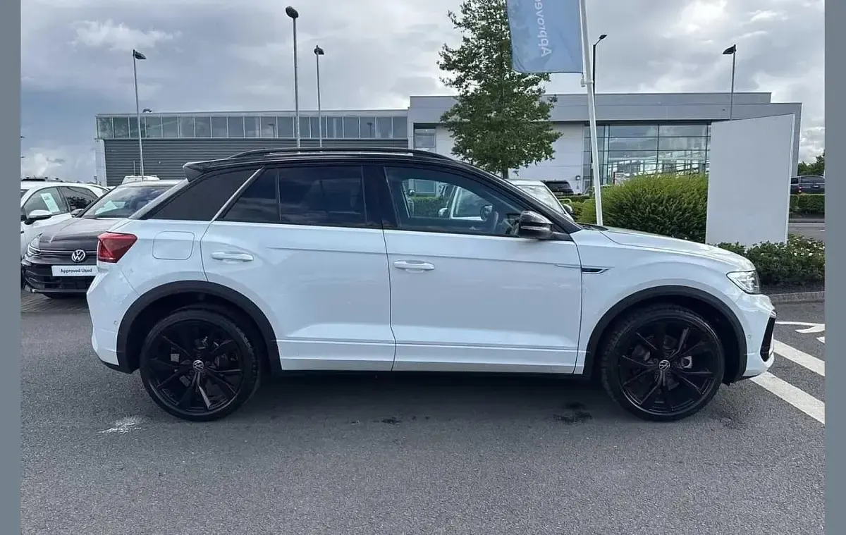 New VW T-Roc Black Edition 150 HP (110 kW) 2026 White SUV