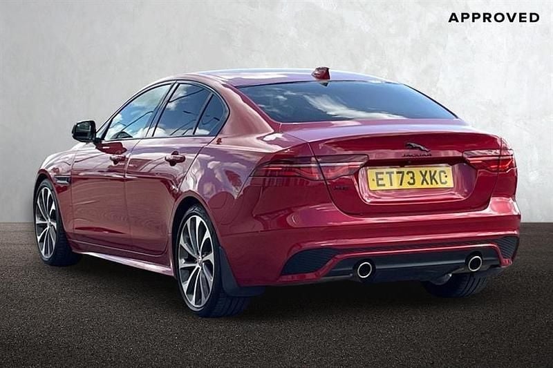 Usado Jaguar XE R-Dynamic 250 HP (183 kW) 2024 Vermelho Sedan