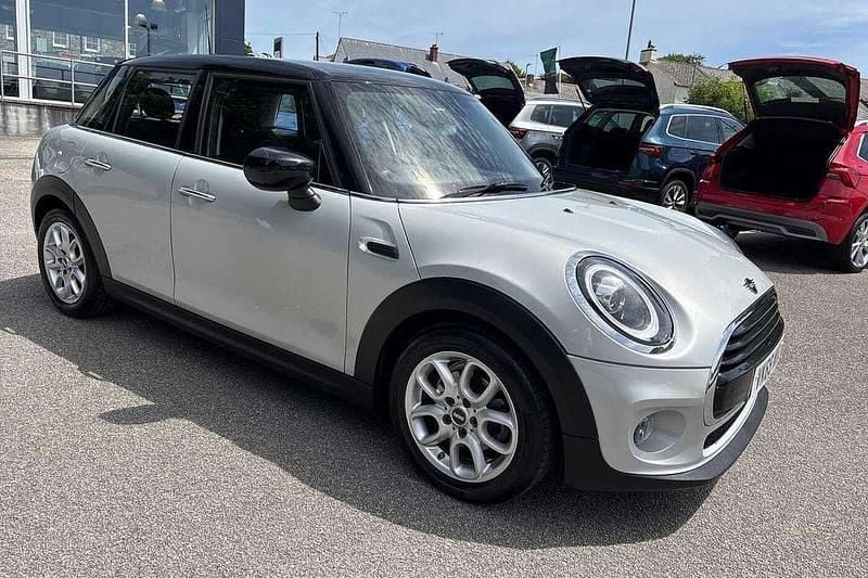 Silver Used 2019 Mini Cooper Classic Hatchback | £11,995 (Fair price) - Image 1/4
