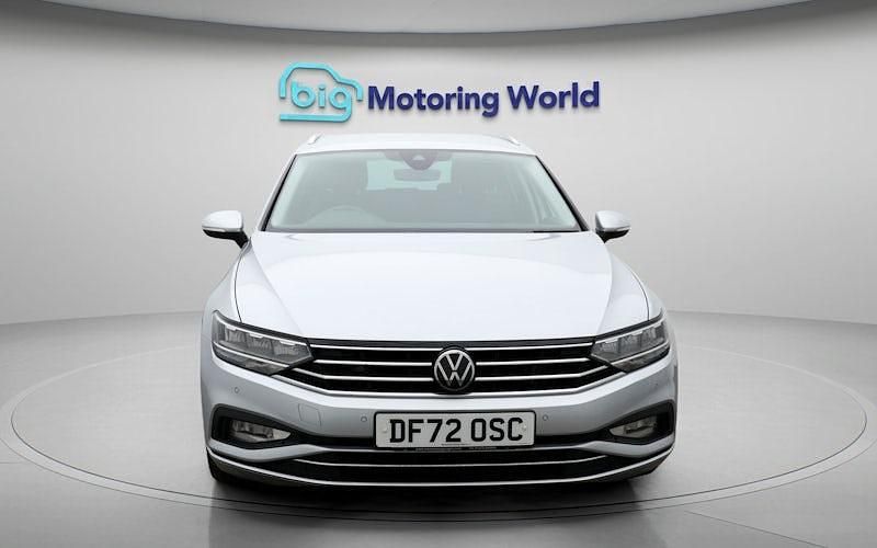 Used VW Passat SEL 150 HP (110 kW) 2023 Silver Estate