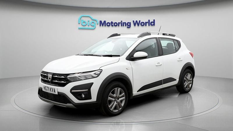 Used Dacia Sandero Comfort 91 HP (66 kW) 2022 White Hatchback