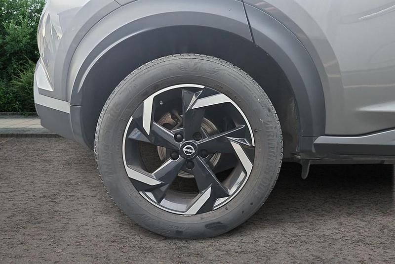 Used Nissan Juke N-Connecta 114 HP (83 kW) 2024 Grey SUV