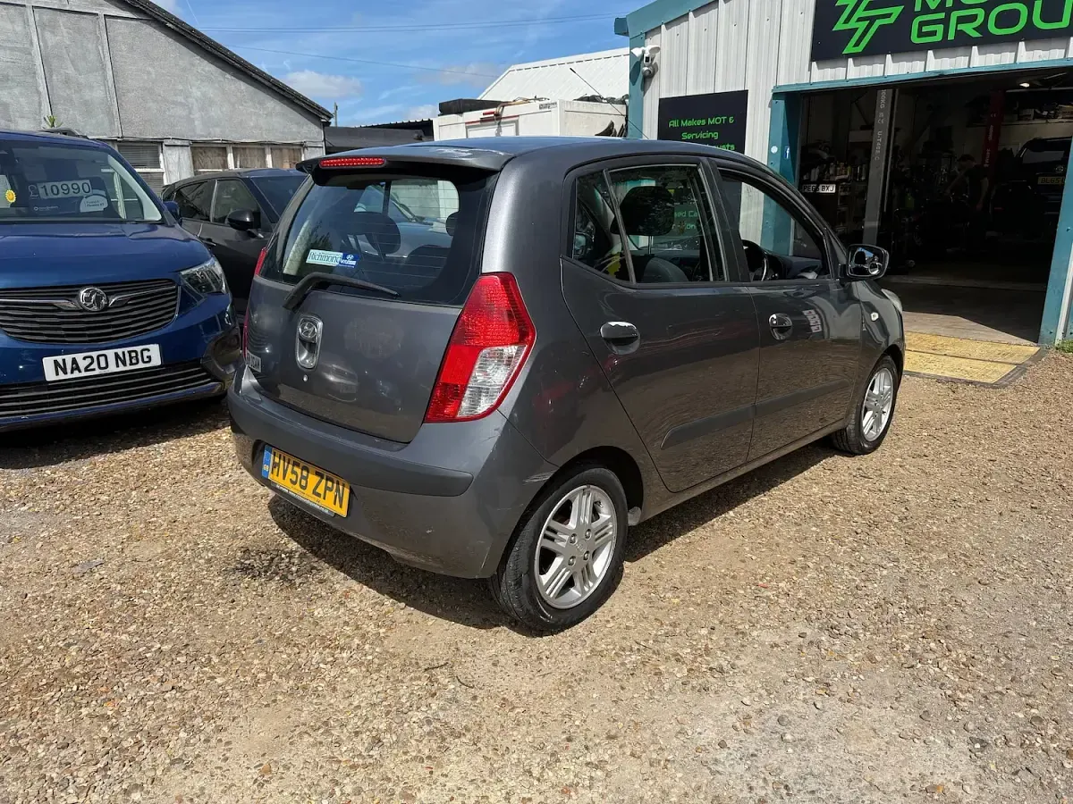 Used Hyundai i10 Style 77 HP (56 kW) 2008 Grey Hatchback