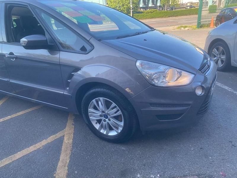 Used Ford S-MAX Zetec 115 HP (84 kW) 2014 Brown MPV