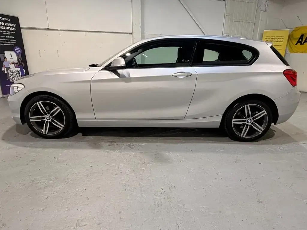 Used BMW 118 Sport Line 136 HP (100 kW) 2018 Silver Hatchback