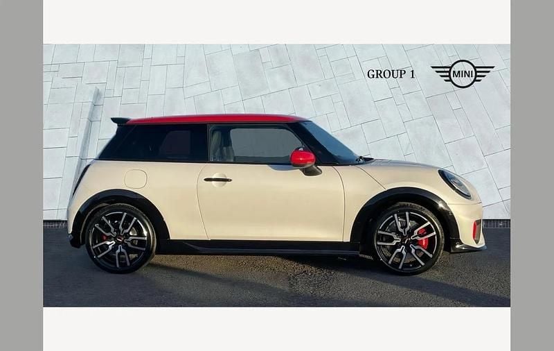 New Mini John Cooper Works 228 HP (167 kW) 2025 White Hatchback