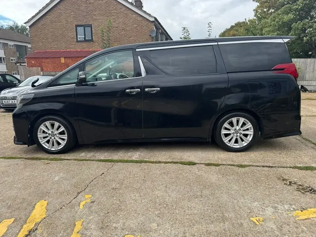 Used Toyota Alphard 182 HP (133 kW) 2016 Black MPV