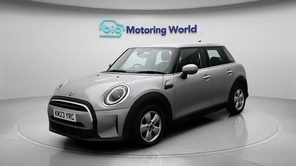 Used Mini Cooper Classic 136 HP (100 kW) 2023 Silver Hatchback
