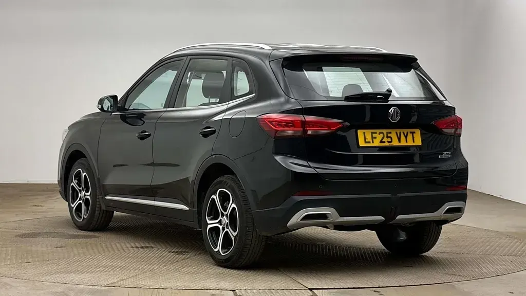Used MG ZS SE 196 HP (144 kW) 2024 Metallic  black pearl SUV