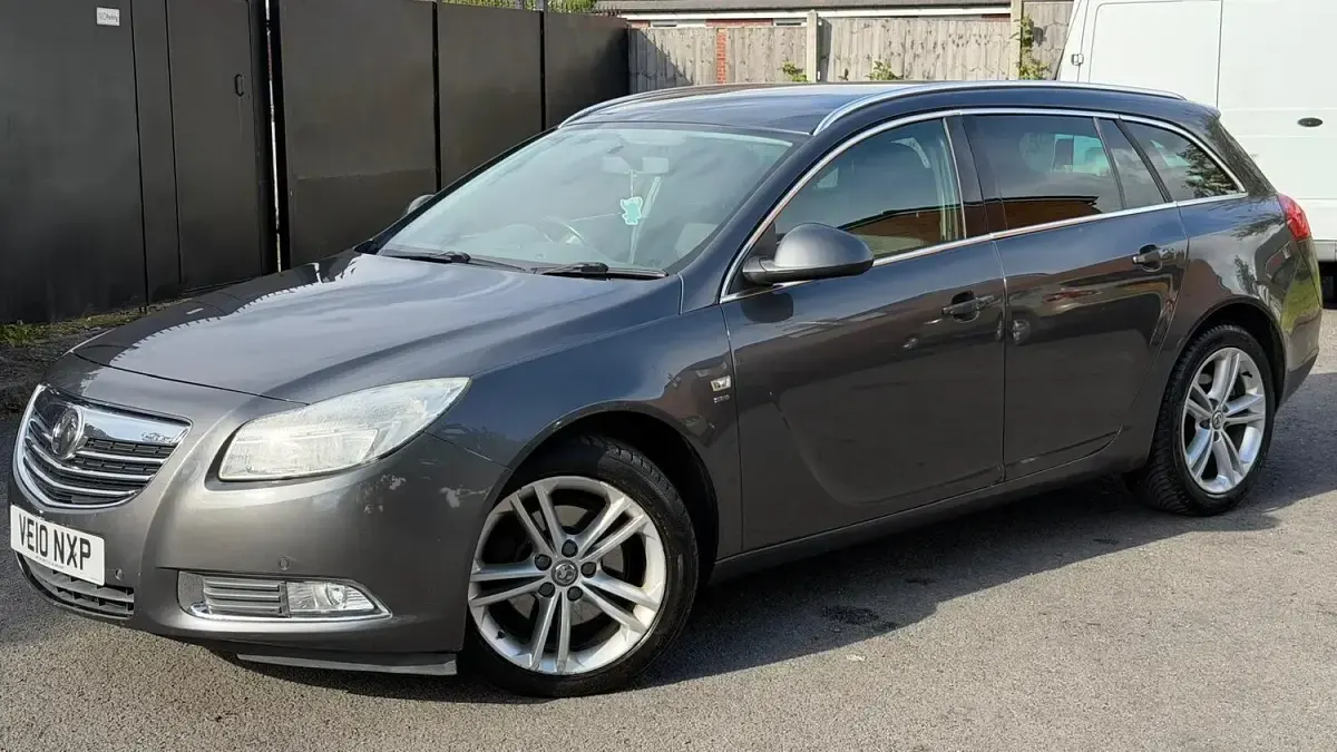 Używany Vauxhall Insignia SRi 160 KM (117 kW) 2010 Szary Kombi