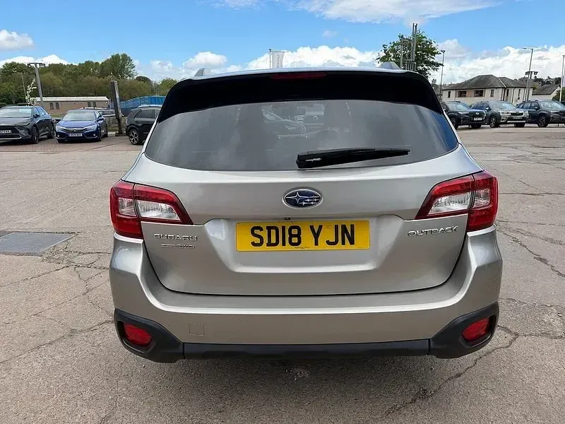 Używany Subaru Outback Premium 175 KM (128 kW) 2018 Złoty Kombi