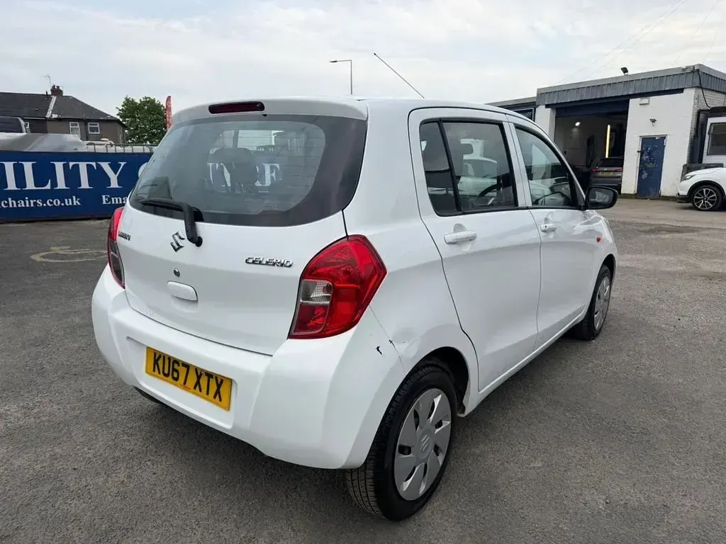 Used Suzuki Celerio 68 HP (50 kW) 2017 White Hatchback
